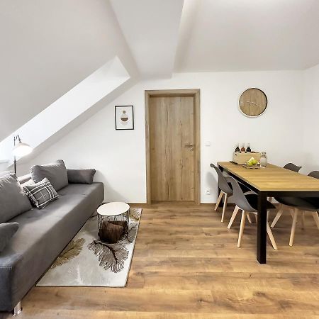Apartment Katrin 2 كارلوفي فاري المظهر الخارجي الصورة